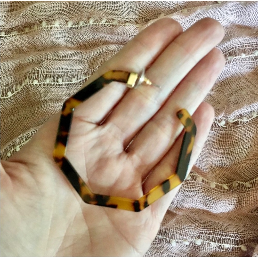 Brand New in Bag Tortoise Shell Hoop Earrings - Picture 4 of 7